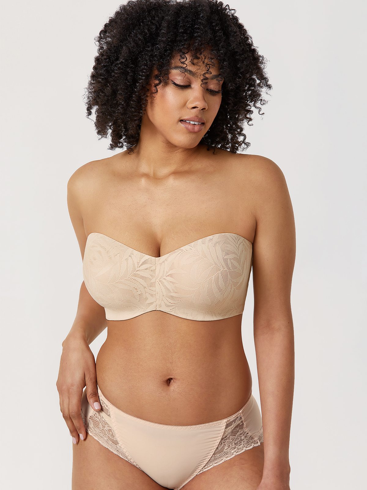 Bandeau strapless bra with underwire sales